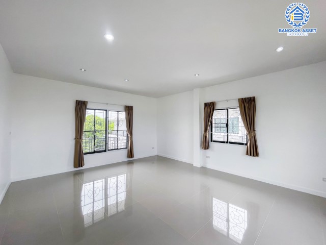 *****บ้านเดี่ยวมือสองนนทบุรี ม.มายอิสระ ราชพฤกษ์ เนื้อที่มากถึง 50 ตร.ว. ฟังก์ชัน 4 ห้องนอน 3 ห้องน้ำ 2 ที่จอดรถ แถมฟรี! 3 เครื่องปรับอากาศ 1 เครื่องทำน้ำอุ่น 1 เครื่องดูดควัน บนทำเลดี เพียง 10 นาทีถึงรถไฟฟ้าสายสีม่วง "สถานีบางพลู" จองด่วน!